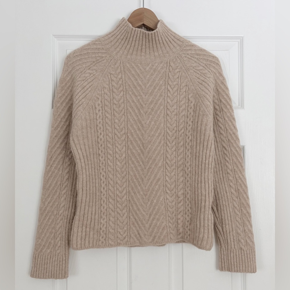 Club Monaco Sweater Size XS